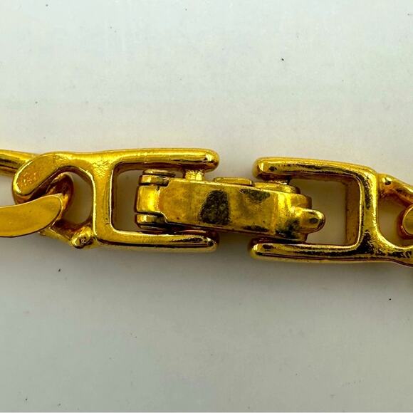 MONET Gold Tone Linked Figaro Chain Link Long Necklace Vintage VTG Retro - Picture 4 of 8